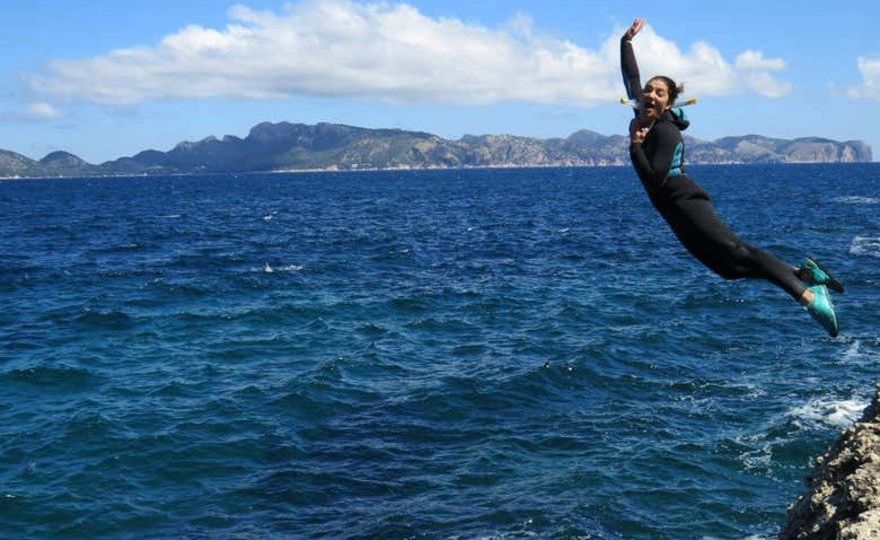 Kayak, snorkel y coasteering en la bahía de Alcudia