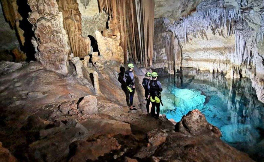 Senderismo, rápel y espeleología en Cala Falcó