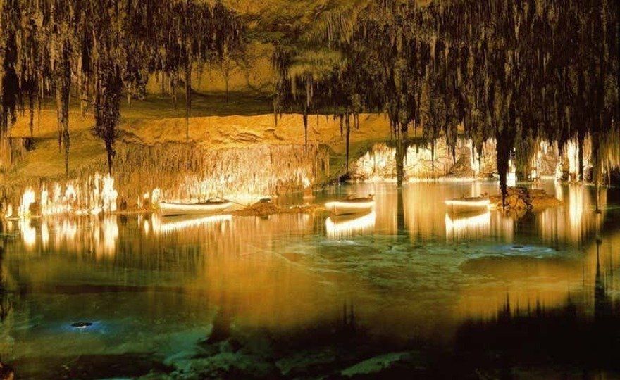 Excursión a las cuevas del Drach con concierto desde el sur de Mallorca