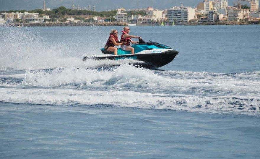 Tour en moto de agua por la bahía de Palma