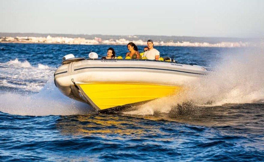 Paseo en lancha rápida por la bahía de Palma