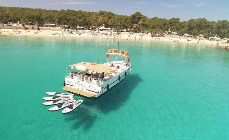 Paseo en barco por Cala Salada y Cala Conta