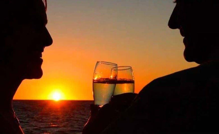 Paseo en barco al atardecer por San Antonio