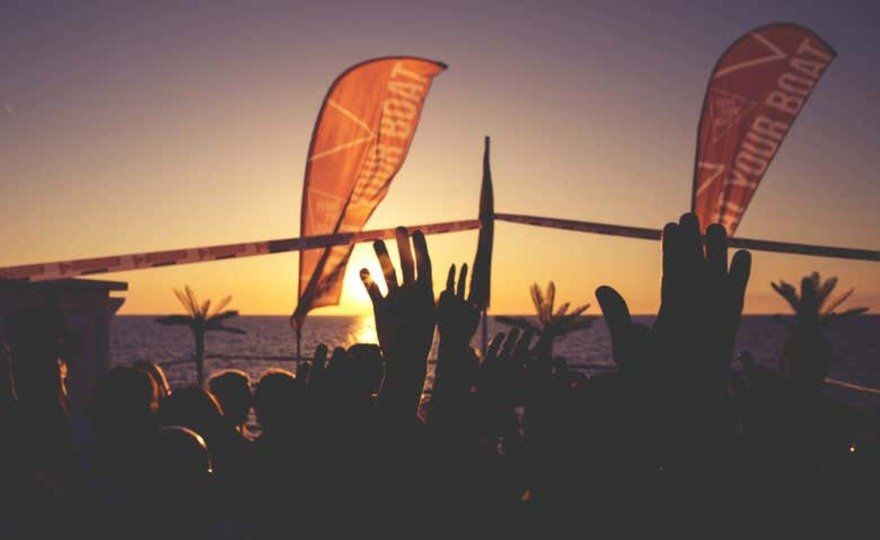 Fiesta en barco Float Your Boat