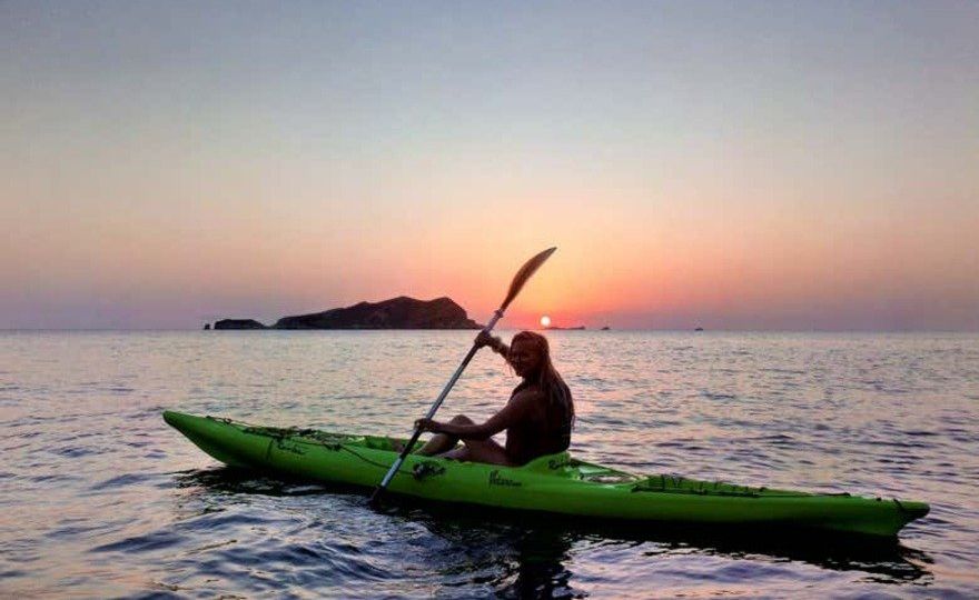 Tour en kayak con snorkel por Cala Codolar