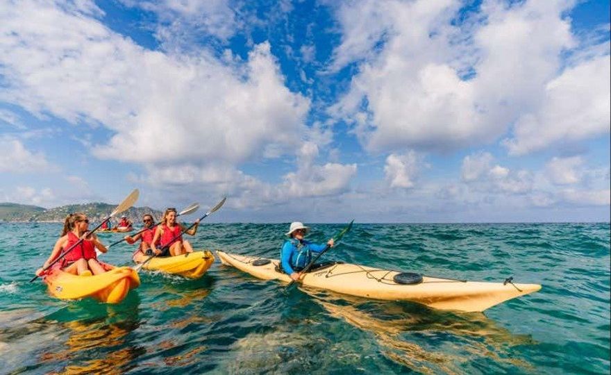 Kayak y snorkel en la playa de Es Figueral