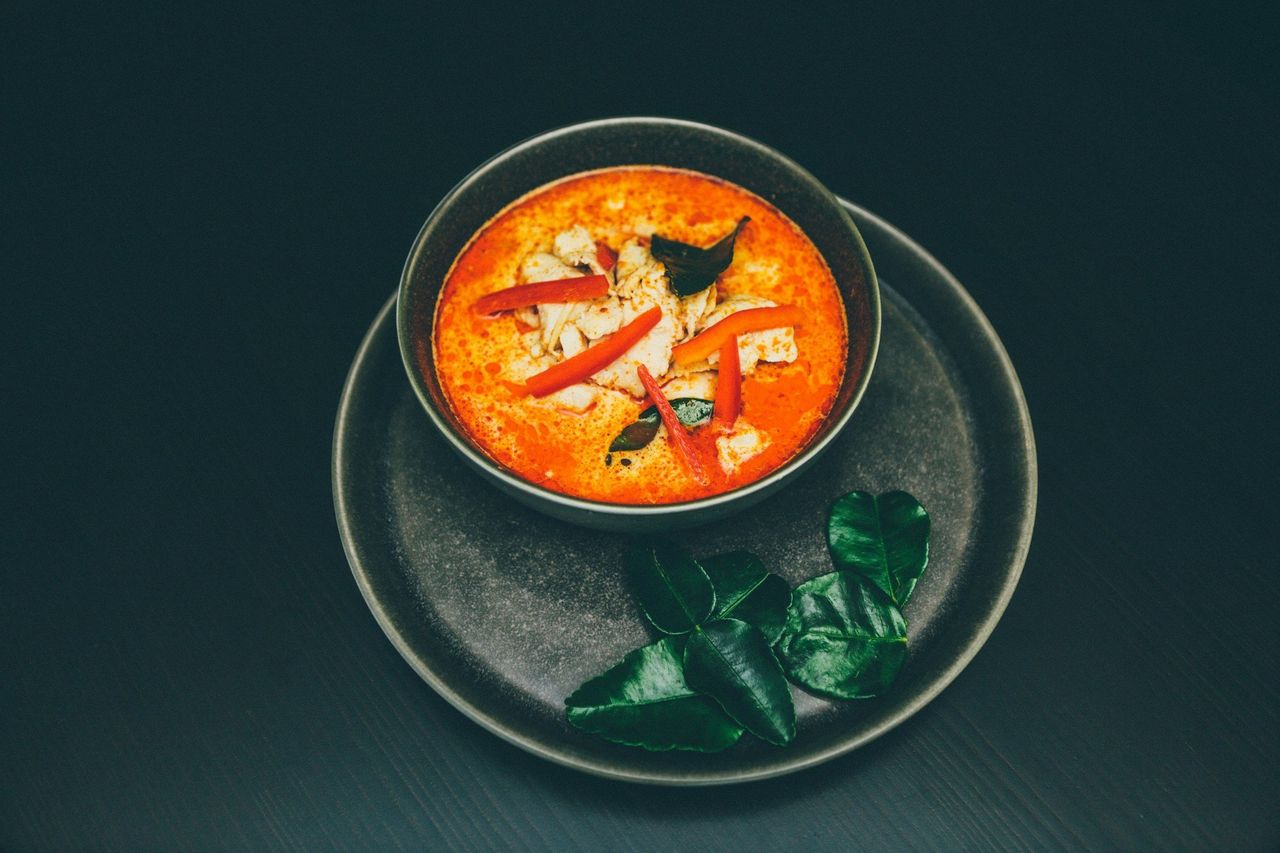 Curry tailandés. Foto: <a href="https://unsplash.com/@nickkarvounis?utm_source=Hoy%20Apps&utm_medium=referral" target="_blank" rel="noopener">Nick Karvounis</a> (<a href="https://unsplash.com/photos/seafood-ramen-platter-YmyFBvW7oG8?utm_source=Hoy%20Apps&utm_medium=referral" target="_blank" rel="noopener">Unsplash</a>)